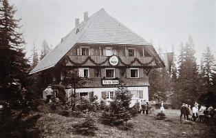 Einweihungsfeier des Naturfreundehauses Feldberg im Jahr 1926